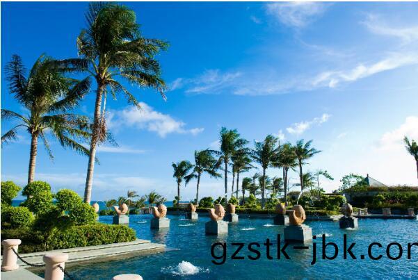 在最(zui)美的季(ji)節遇(yu)見妳(ni) 雅(ya)居樂(le)“上山下(xia)海(hai)”體驗行(xing)